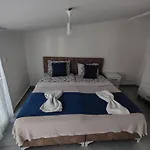 Yes Aparthotel *