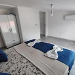 Yes Aparthotel *